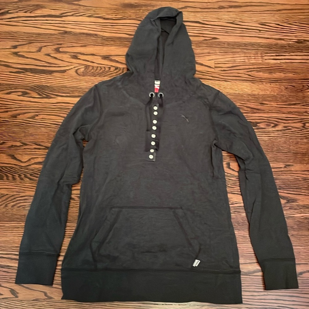 Puma hoodie women’s size M. Grey w/ buttons excellent condition 100% cotton